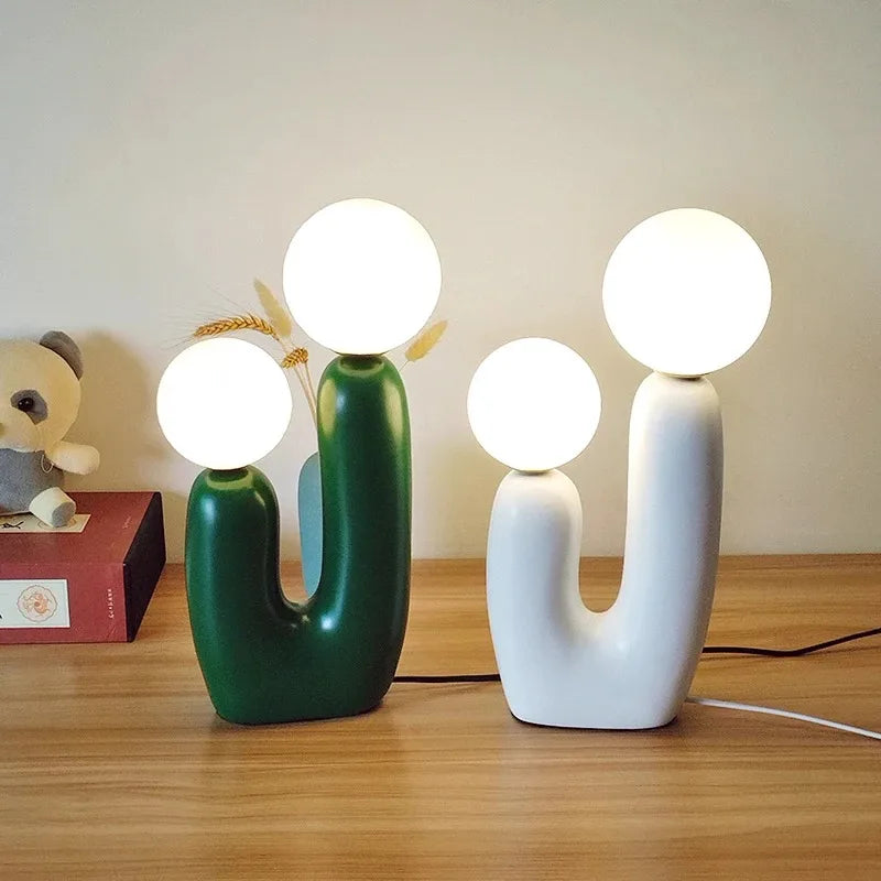 Modern Nordic Art Glass Table Lamp Bedroom Resin Bedhead Lamp Restaurant Living Room Personalized Atmosphere Lighting Table Lamp