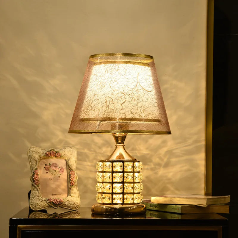 Modern Crystal Table Lamp European Style Luxury Wedding Gift Ideas Sweet Bedroom Lamp Home Decor Golden Lamp
