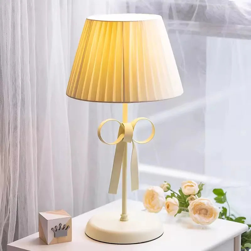 Pink Princess Room Bow Table Lamps Pink Bow Lamp Creative Nordic Children's Room Baby Room Bedside Girl Bedroom Table Lights LED