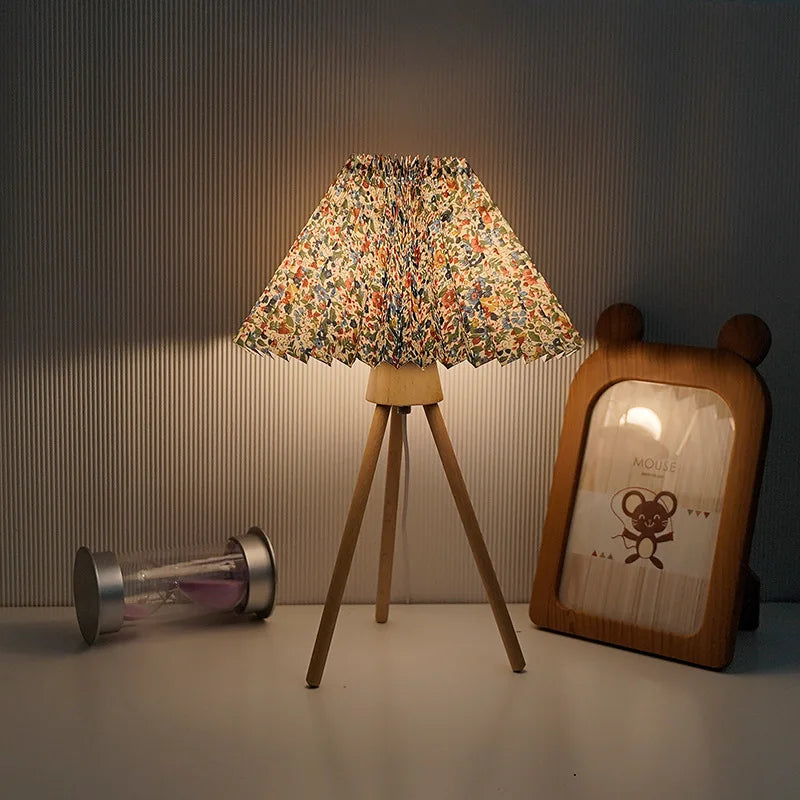INS Table Lamp Pleated Wood Tripod Base Fabric Bedside Lamp Simple Nightstand Desk Light For Bedroom Living Room Study Reading