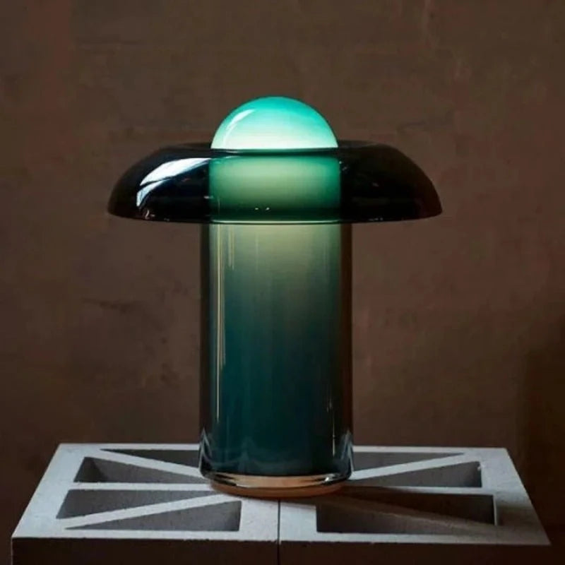 Designer Nordic Minimalist Post-modern Luxury Desk Lamp for Bedroom Bedside Lamp with High-end Feel for Living Room Decoration