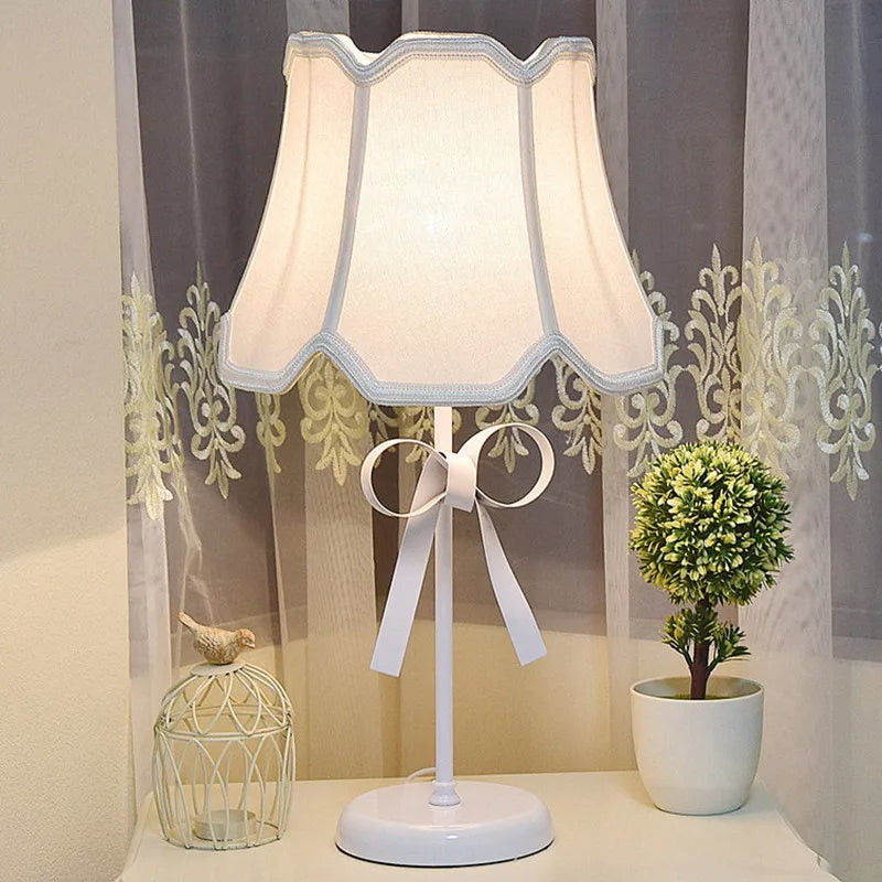 Pink Princess Room Bow Table Lamps Pink Bow Lamp Creative Nordic Children's Room Baby Room Bedside Girl Bedroom Table Lights LED