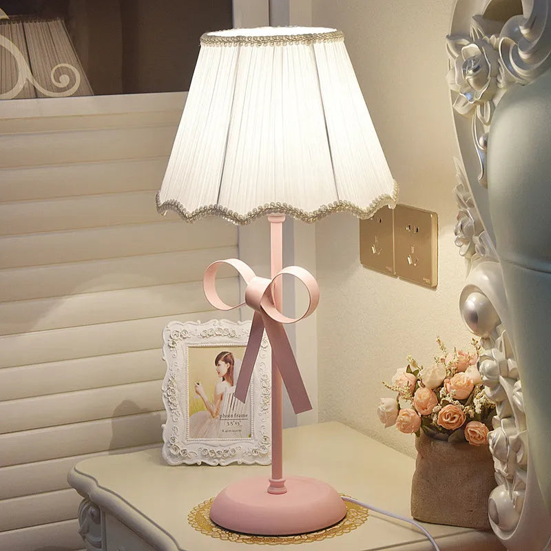 Pink Princess Room Bow Table Lamps Pink Bow Lamp Creative Nordic Children's Room Baby Room Bedside Girl Bedroom Table Lights LED