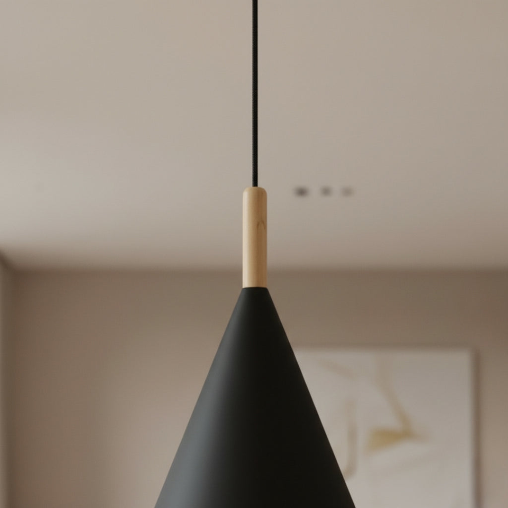 Suspension Conique Métal Coloré et Tige en Bois